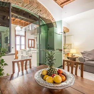 https://giulietta.it-tuscanyhotel.com