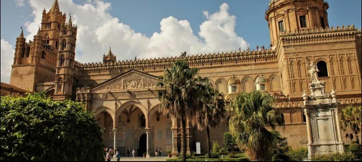 Lägenhet Dietro La Cattedrale Palermo